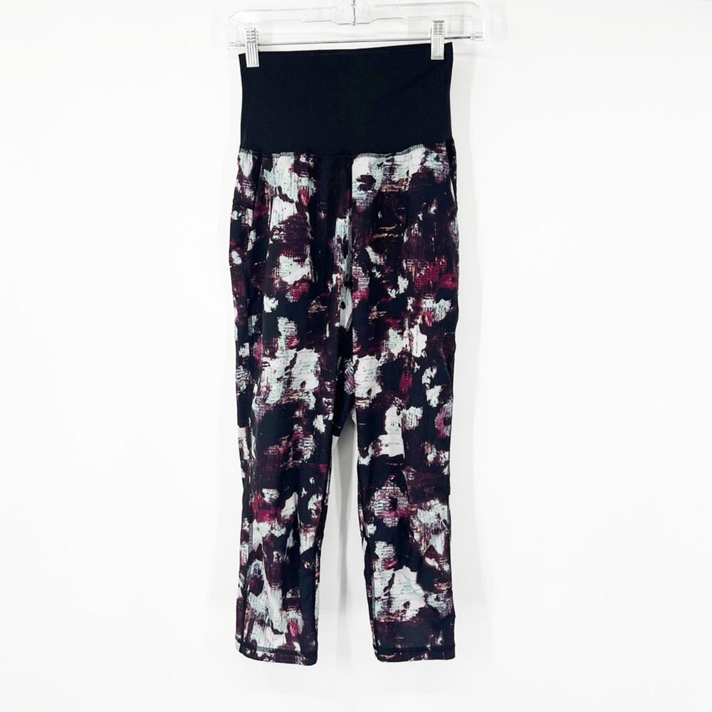 Lululemon Tranquil Crop High Rise Joggers Kara Blossom Multi/Black